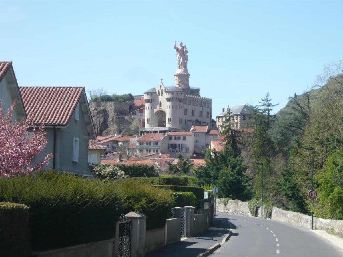 Le Petit St Jacques Apartment Le Puy-en-Velay ภายนอก รูปภาพ