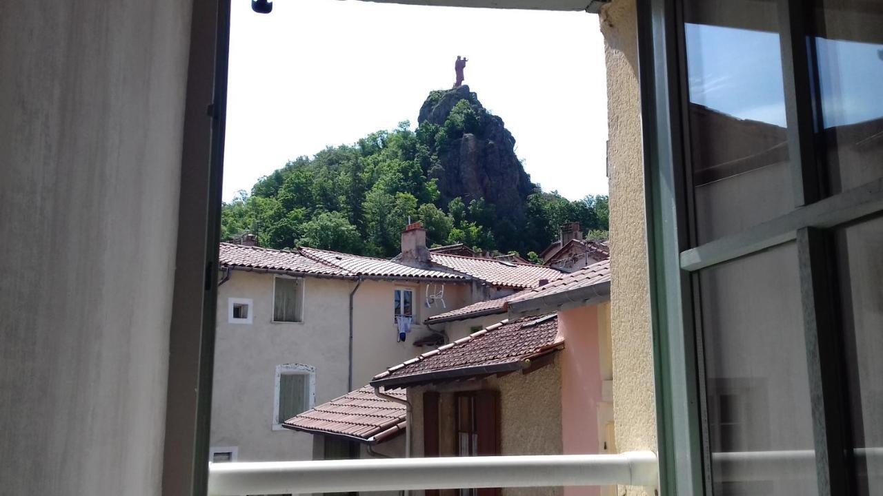 Le Petit St Jacques Apartment Le Puy-en-Velay ภายนอก รูปภาพ