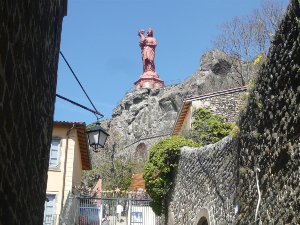 Le Petit St Jacques Apartment Le Puy-en-Velay ภายนอก รูปภาพ